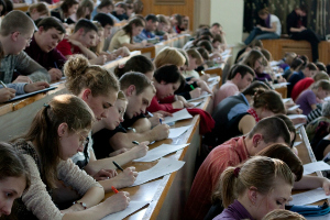 Пятерки за Тотальный диктант в Таллине получили девятиклассница и филолог